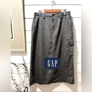 GAP Gray 65% wool cargo skirt  size 14